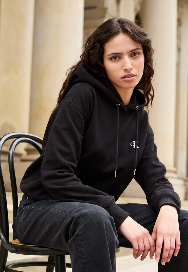 EMBROIDERY HOODIE - Hoodie