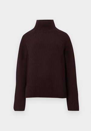 Mørkebrune ribbestrikkede turtleneck-genser med lange ermer og en litt bokseformet passform mot en enkel bakgrunn.
