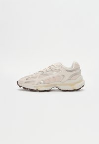 L003 2K24 125 1 - Sneaker low - off wht