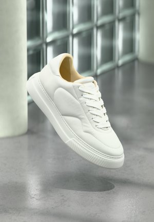 CALDERA RUSH - Sporta apavi - white
