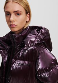 Karl Lagerfeld Jeans PEARLIZED PUFFER - Zimska jakna - plum perfect