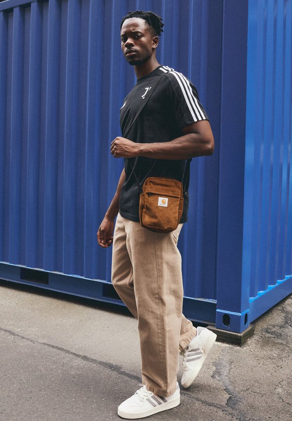 JUVENTUS TURIN DNA TEE - Club wear