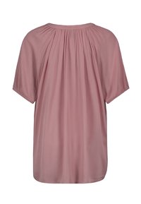Locker sitzende Bluse mit kurzen Ärmeln aus weichem, strukturiertem, staubrosa Stoff; mit Raffung am Ausschnitt und einem abgerundeten Saum.