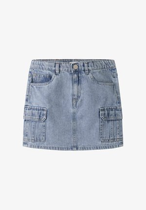 Lys blå denim miniskjørt med frontknapper, beltehemper, to side cargo-lommer med klaffer, og to fremre buede lommer.