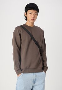 Only & Sons CERES LIFE CREW NECK - Sweatshirt - major brown