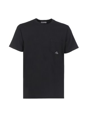 T-shirt nera a maniche corte realizzata in cotone. Presenta un classico collo a giro e una piccola tasca frontale con un dettaglio del logo triangolare.