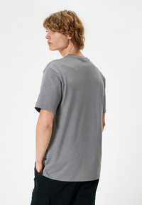 Koton CREW NECK  - Camiseta básica - grey