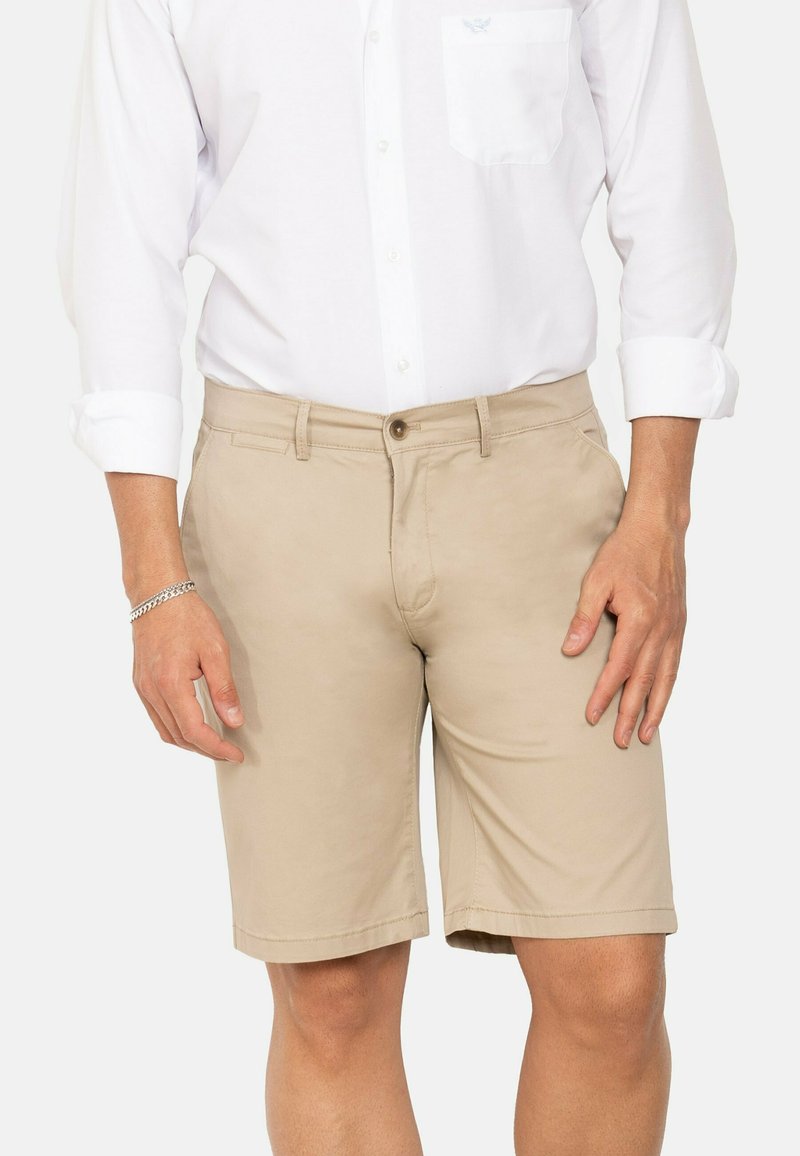 EMBLEMS BERMUDA - Shorts - beige