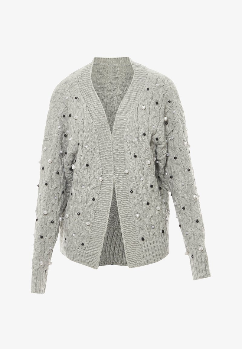 Világosszürke kötött kardigán, fonatmintával, fekete és fehér gyöngyökkel díszítve. Nyitott elülső rész, bordás mandzsetta és szegély.