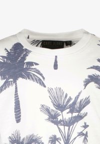 Witte t-shirt met blauwe palmbomenprint. Klassiek ontwerp met ronde hals en een zachte textuur. Label in de kraag leest "CARS JEANS".