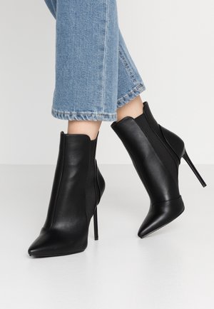 High Heel Stiefelette - black