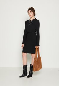 PIECES PCJULIANA Abito Lungo A Maglia Con Scollo A V – Nero, Vestibilità Comoda E Design Moderno - 4