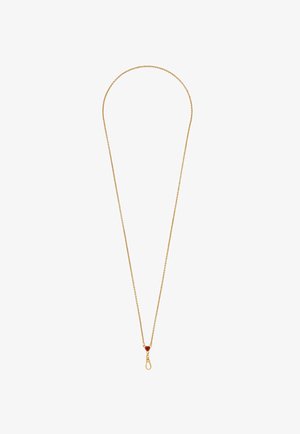 Kullast kett kaelakee väikese punase südamekujulise ripatsi ja kinnitusega, mis ripub keskel valgel taustal.