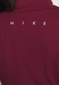 Nike Performance Langarmshirt - bordeaux