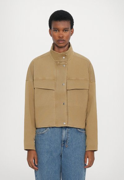 CLOSED SIGNATURE JACKET - Džínová bunda - urban beige