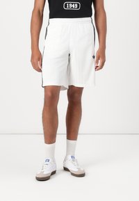 adidas Originals - SHORT - Shorts - white Thumbnail Image 1