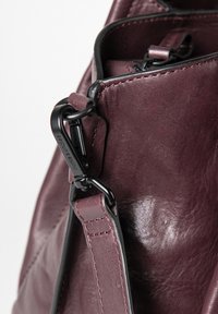 Aunts & Uncles UMHÄNGE MRS PIE - Borsa a mano - burgundy