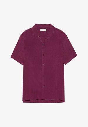 Short-sleeve shirt in deep burgundy, made of smooth fabric. Features a notched collar and front button closure. Clean design with no patterns.