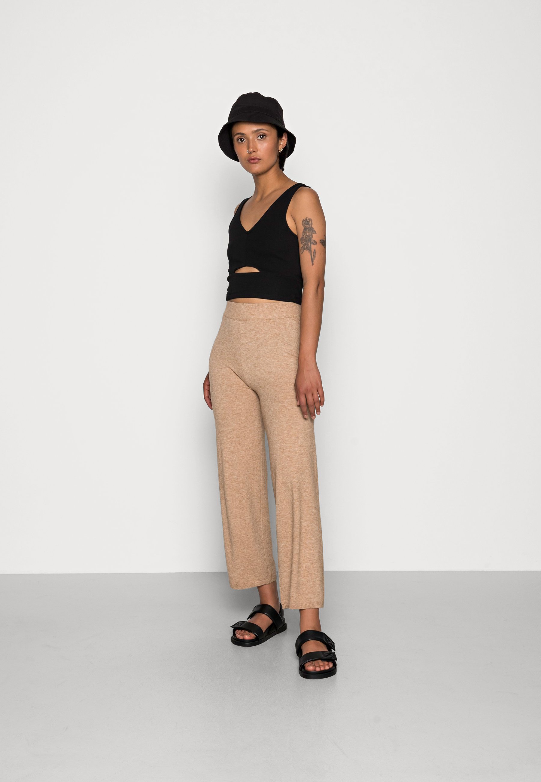 ONLY ONLKATIA PANTS - Pantalones deportivos - toasted coconut/tierra -  Zalando.es