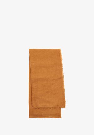 Prostokątny szal w kolorze musztardowej żółci wykonany z miękkiej, teksturowanej tkaniny, z postrzępionymi brzegami i gładkim wykończeniem.