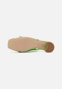 Jeffrey Campbell GOLIAH - Klasszikus sarkú cipők - green metallic