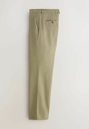 Pantalon beige sur mesure avec une texture lisse, doté d'une poche arrière unique avec fermeture à bouton. Coupe droite, motif minimaliste.