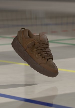 Puma, LA FRANCÉ MOCHA MIX UNISEX - Баскетболни обувки - haute coffee/espresso brown