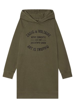 Oliwkowa długa sukienka z długim rękawem i kapturem z czarnym napisem "Zadig & Voltaire Rive Droite Est. 1997 Art is Truth" oraz małą czaszką.