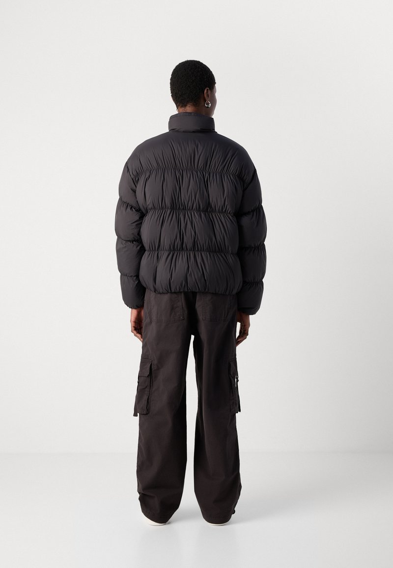 Tommy Jeans RUCHED DOWN PUFFER JACKET - Bunda z prachového peří - black