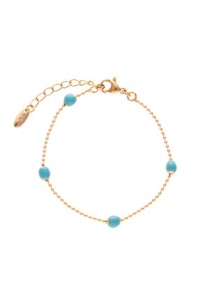 Delikat guldkædearmbånd med fire jævnt fordelt små turkis perler og en karabinhage med forlængelsesled.