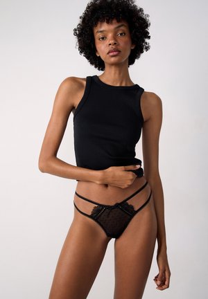 PETRA - String - Black