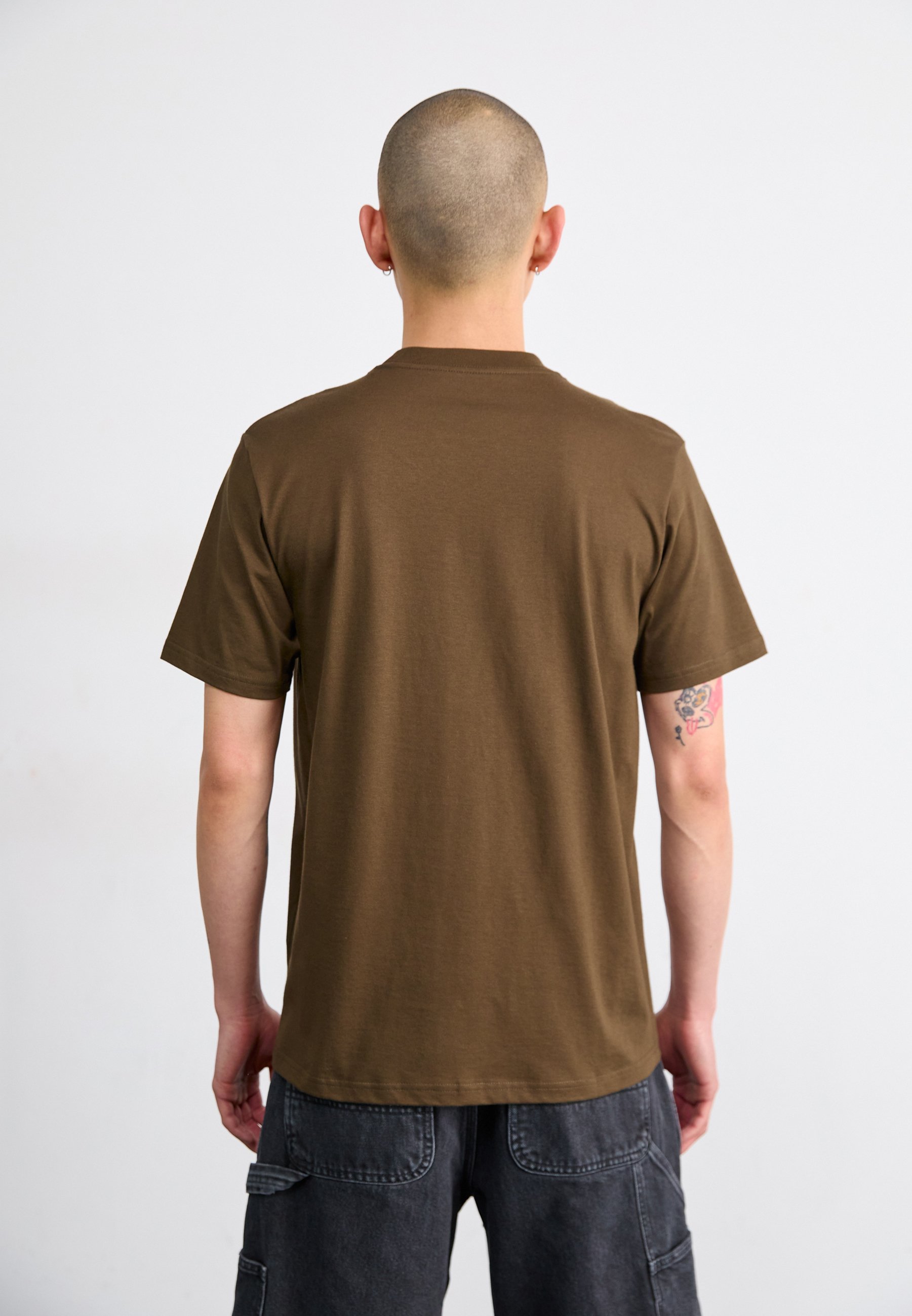 ★ドイツ発*carhartt WIP*新作*By The Numbers Tシャツ/LIBERICA Carhartt WIP By The Numbers T-Shirt | Liberica / Air Sky