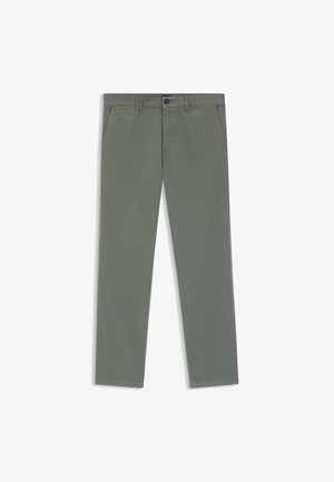 Pantalon droit vert olive avec passants pour ceinture, bouton frontal, fermeture éclair et poches latérales, présenté à plat sur un fond blanc.