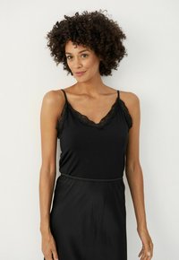 Part Two OLYVIAPW TO - Top - black