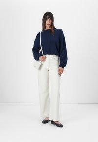 DRYKORN KEBEDI - Pulover - blue