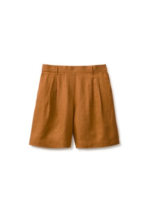 Braune Leinen-Shorts mit hoher Taille, Gürtelschlaufen, vorderen Falten und lockerem Schnitt vor weißem Hintergrund.