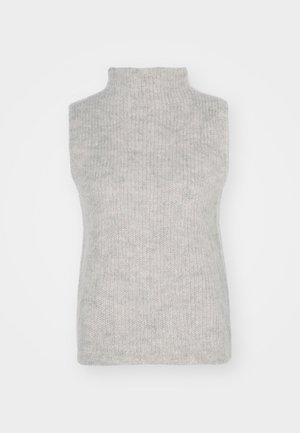 Svijetlosiva bezrukavna turtleneck pletiva u rebrastoj teksturi, koja prikazuje mekanu tkaninu i prilagođeni dizajn.