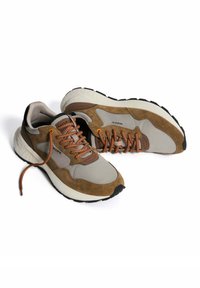 HOFF LIMA II - Baskets basses - brown