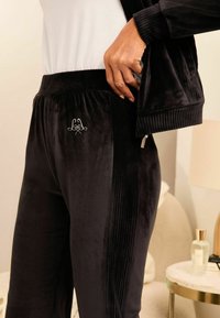 Lipsy PETITE FIT - VELOUR PANTS - Tréningruha alsók - black