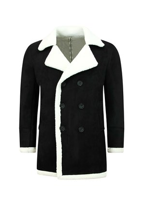 Zwarte double-breasted jas met witte sherlingkraag, manchetten en bies, weergegeven op een effen witte achtergrond.