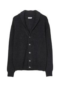 Cardigan nero lavorato a maglia con colletto a scialle e cinque bottoni neri davanti, maniche lunghe, polsini e orlo a coste.