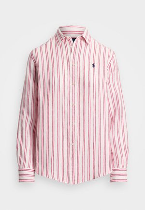 Wit overhemd met rode verticale strepen. Gemaakt van lichtgewicht stof. Heeft een klassieke kraag en een klein marineblauw logo op de borst.