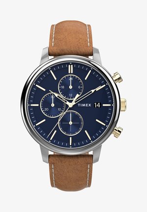 Vyrų Timex laikrodis su tamsiai mėlynu ciferblatu, sidabriniu korpusu, ruda odine apyranke ir auksiniais akcentais. Jame yra trys sub-ciferblatai ir datos rodmuo.