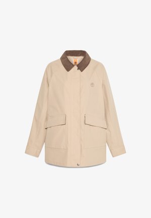 Giacca beige con colletto in velluto a coste marrone, due grandi tasche frontali e un logo sul petto sinistro. Tessuto liscio con un design moderno.