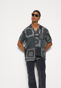 Levi's® THE SUNSET CAMP - Camisa - blacks