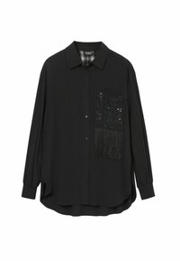 Camicia nera con bottoni, dotata di una tasca frangiata e decorata. Tessuto morbido, vestibilità rilassata e maniche lunghe con dettagli ai polsini.