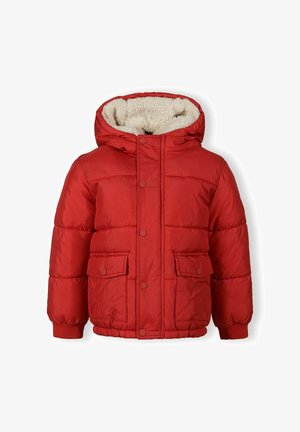 Piros puffázott dzseki kapuccsal, puha bézs béléssel, patentgombos záródással és két elülső zsebbel. Simas, fényes külső.