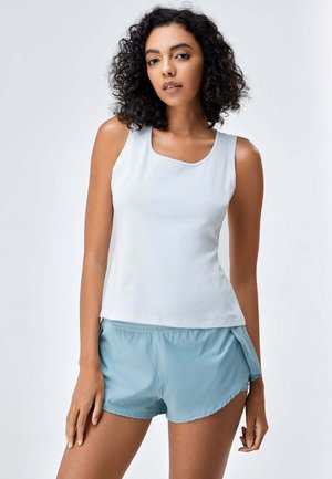 BELLEMERE Shorts - blue
