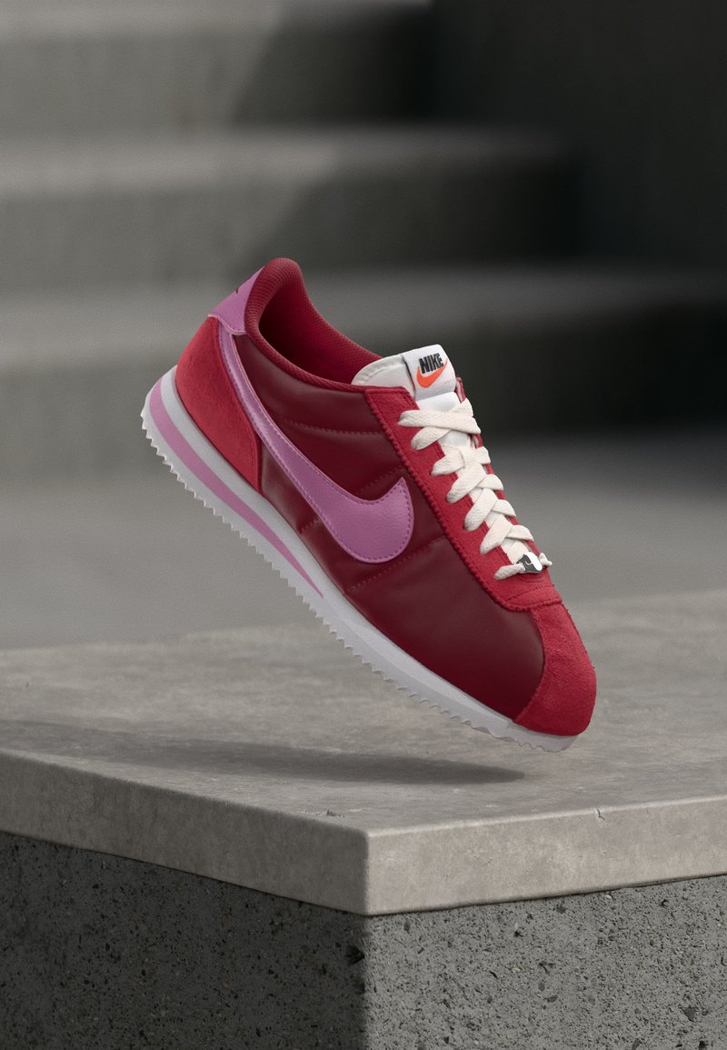 CORTEZ tough red/lt magenta white/safety orange/black/bordeaux