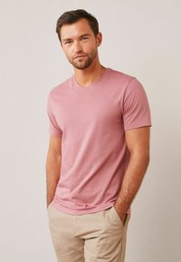 Next ESSENTIAL V-NECK REGULAR FIT - Jednoduché tričko - pink
